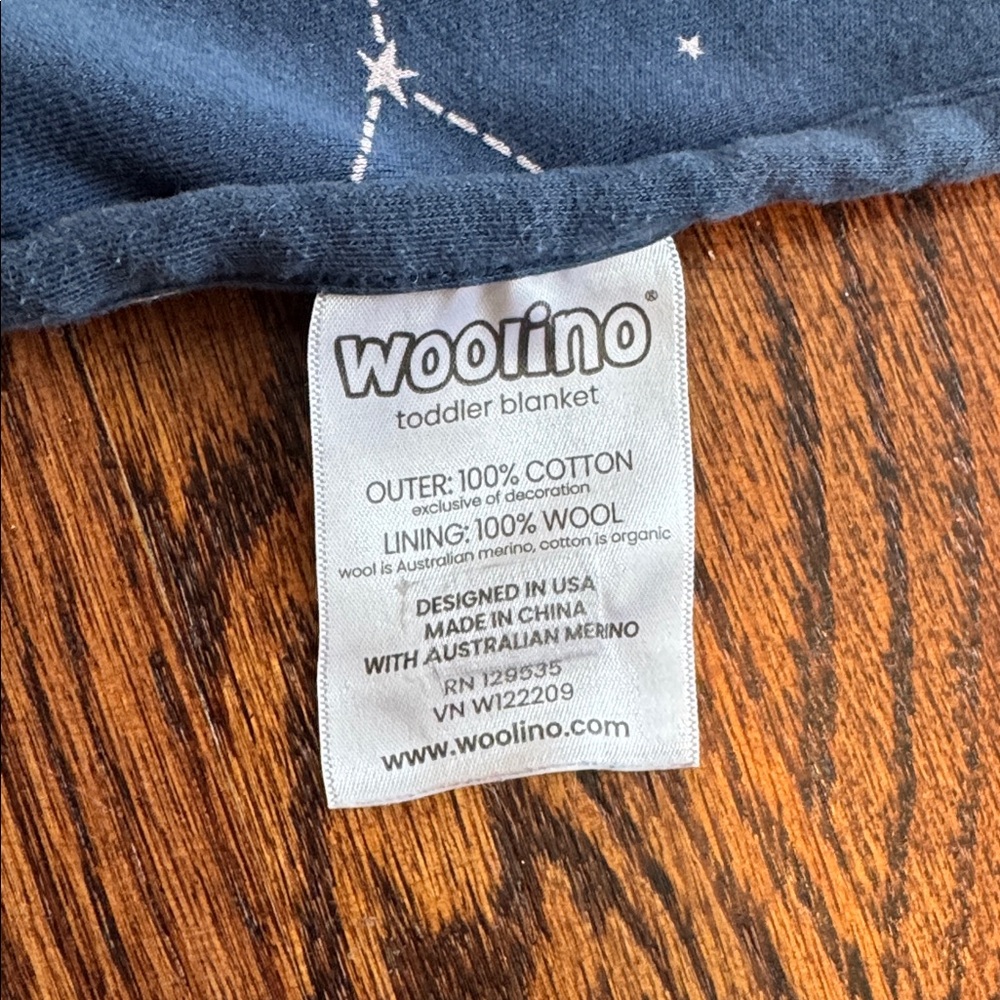 Woolino toddler blanket -Navy Blue Constellation - Picture 3 of 7